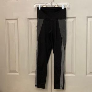 Aerie leggings with pockets